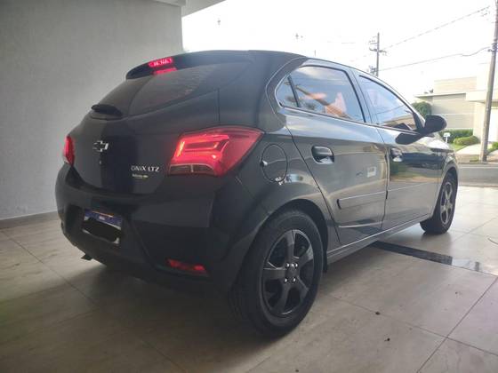 CHEVROLET ONIX 1.4 MPFI LTZ 8V FLEX 4P AUTOMÁTICO